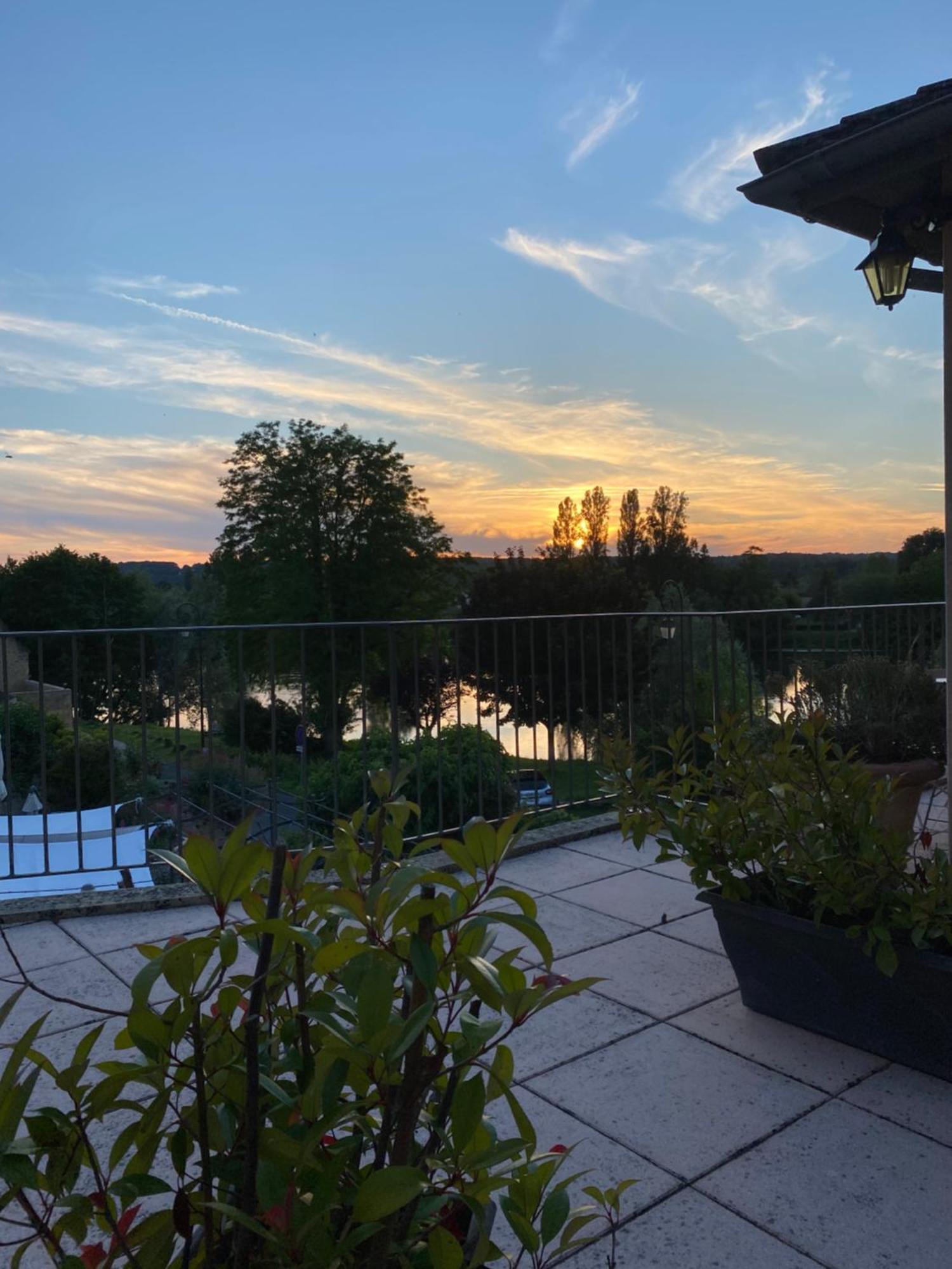 Hotel-Restaurant Cote Rivage Badefols-sur-Dordogne Kültér fotó